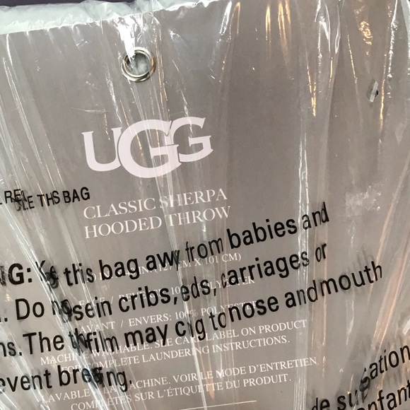 UGG classic Sherpa hooded throw for kids - Picture 6 of 11